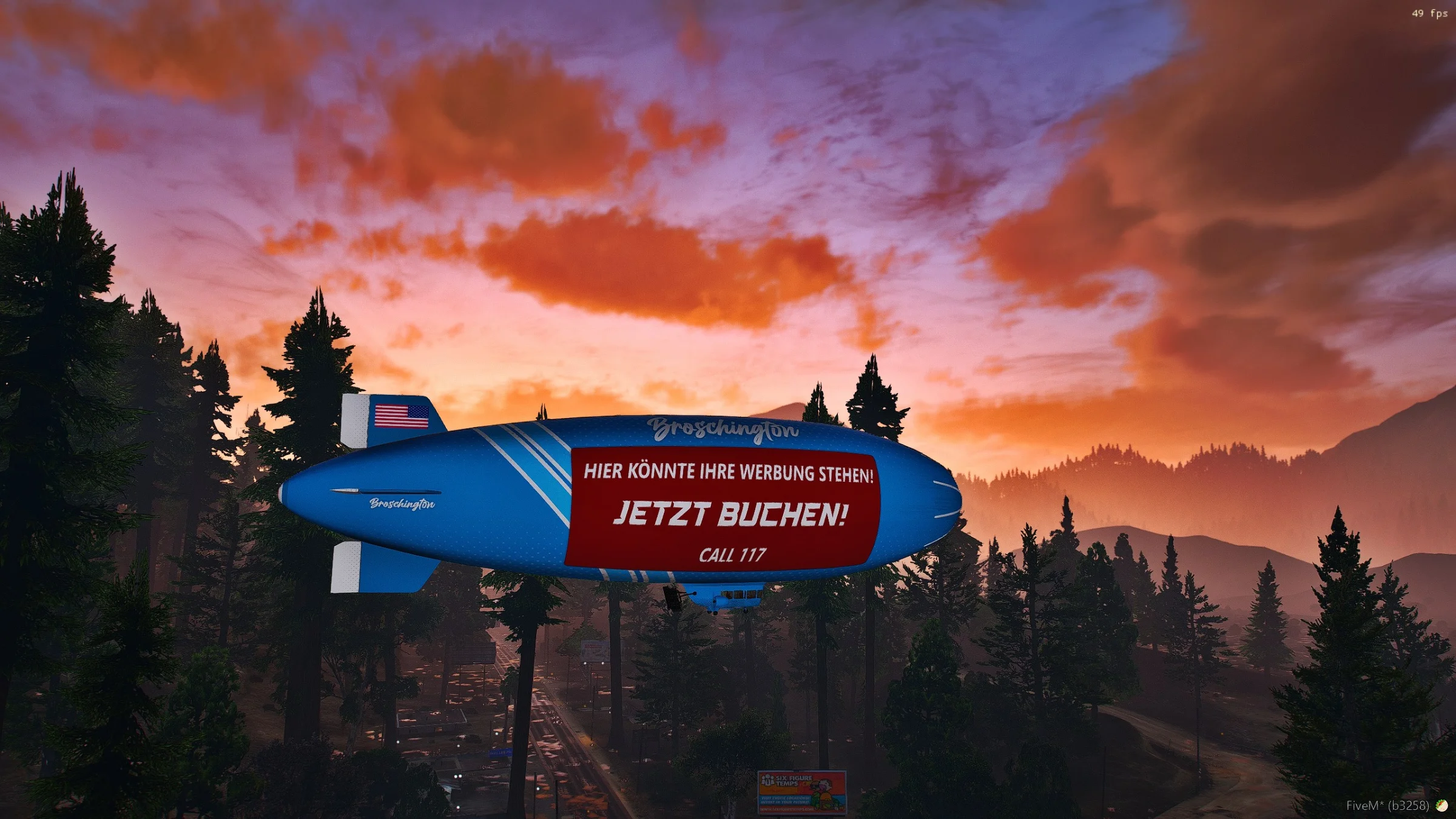 Zeppelin-Werbung im Abendlicht